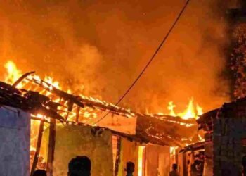 बिलासपुर में भीषण आग: 9 घर जले, लाखों का नुकसान, जनहानि टली