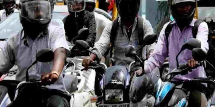 रायपुर में हेलमेट पर सख्ती, शहर के भीतर भी कट रहे ई-चालान