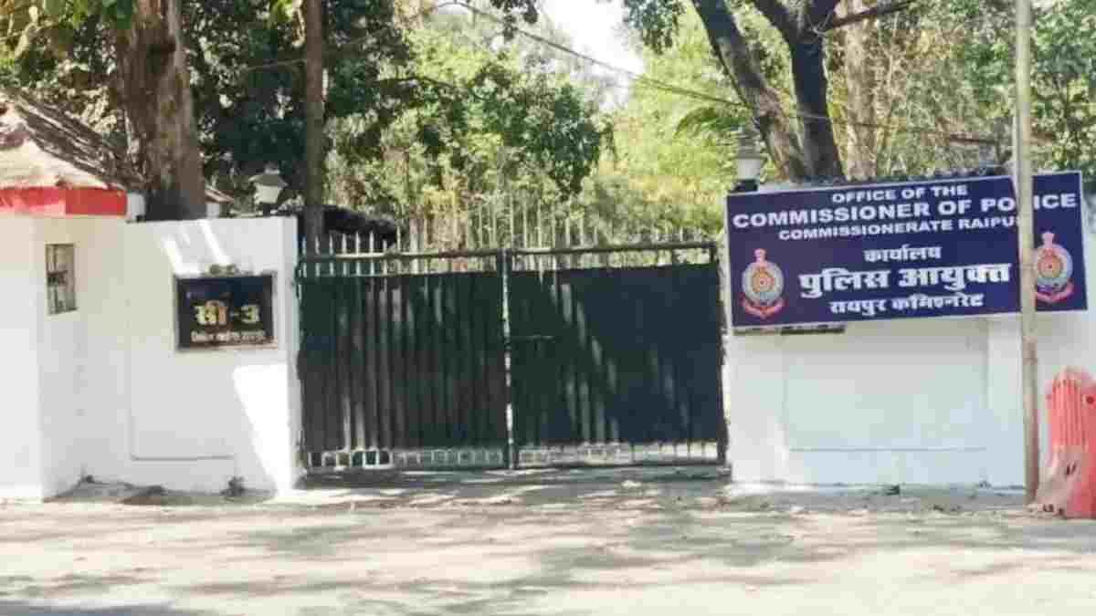 रायपुर कमिश्नरेट में बड़ा फेरबदल: 22 थानेदारों के तबादले, 5 को यातायात में भेजा गया