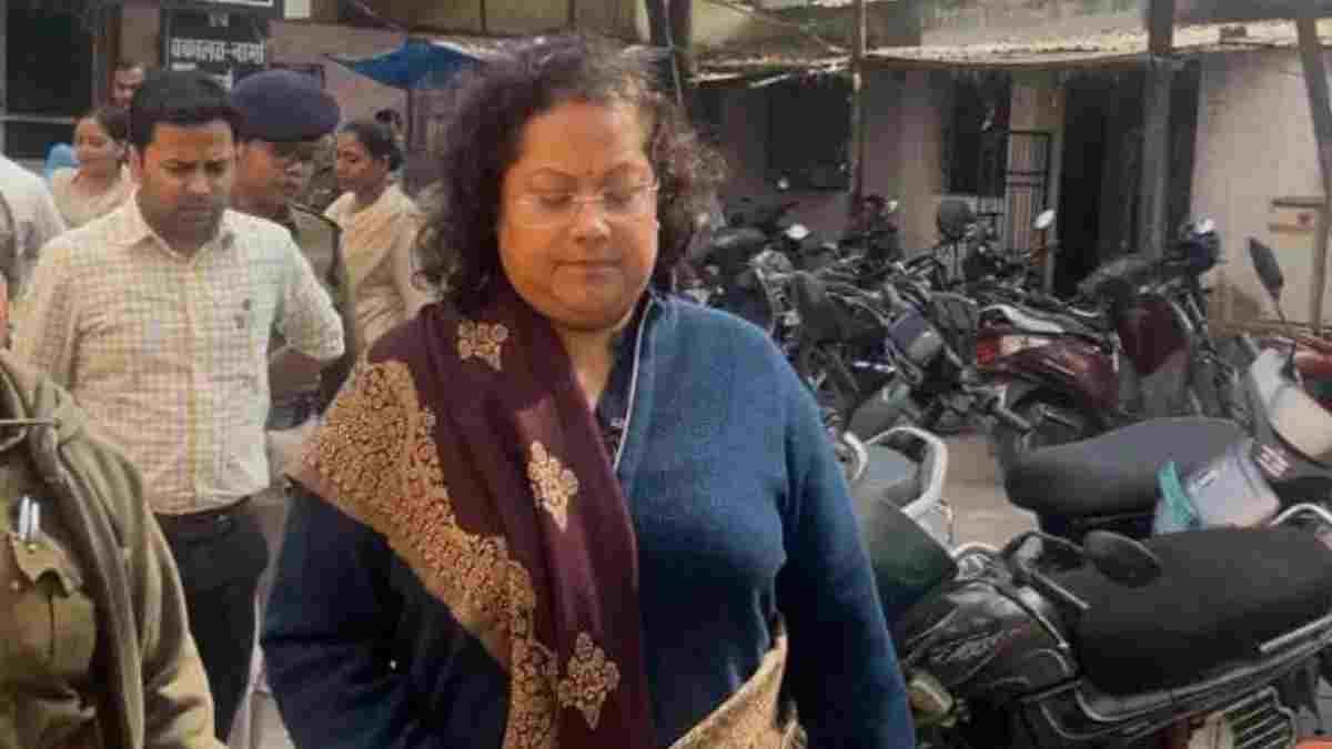 शराब घोटाला: सौम्या चौरसिया और केके श्रीवास्तव जेल से रिहा