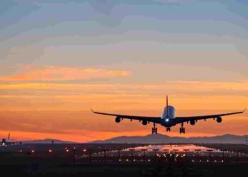 रायपुर में फ्लाइट की इमरजेंसी लैंडिंग: यात्री की तबीयत बिगड़ने पर लिया गया फैसला