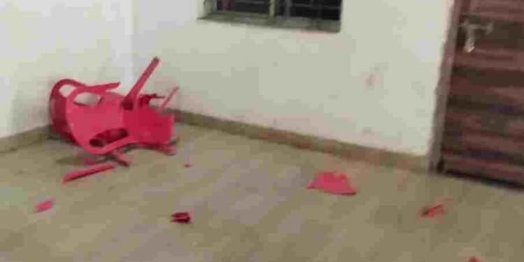 CG NEWS: कांग्रेस भवन बना ‘अखाड़ा’: निर्मल जैन और पार्षद बीच जमकर चले लात-घूंसे,