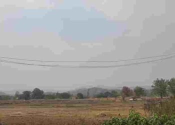 जशपुर में बड़ा विमान हादसा: आरा पहाड़ से टकराया प्राइवेट प्लेन, लगी भीषण आग, VIDEO