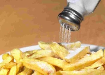 सिर्फ मीठा ही नहीं ये नमकीन फूड्स भी बढ़ा सकते हैं शुगर लेवल