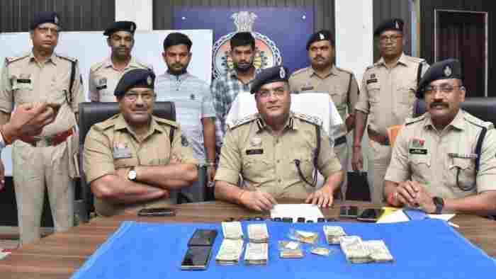 CG NEWS- मेरठ से पकड़ाया शातिर अंतरराज्यीय चोर गिरोह, 63.50 लाख का माल बरामद; फेरीवाले बनकर करते थे रेकी