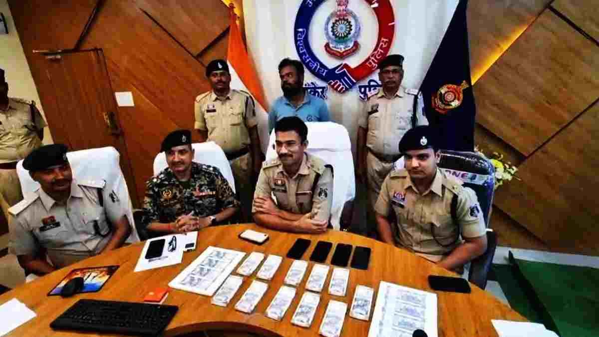 CG NEWS- कर्ज के दलदल ने बनाया अपराधी; घर में नोट छापते धराया आरोपी, 6.5 लाख के नकली नोट बरामद