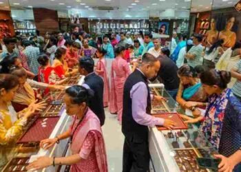 सोना नहीं खरीदना… PM मोदी की इस अपील के बाद चांदी खरीदने लगे लोग