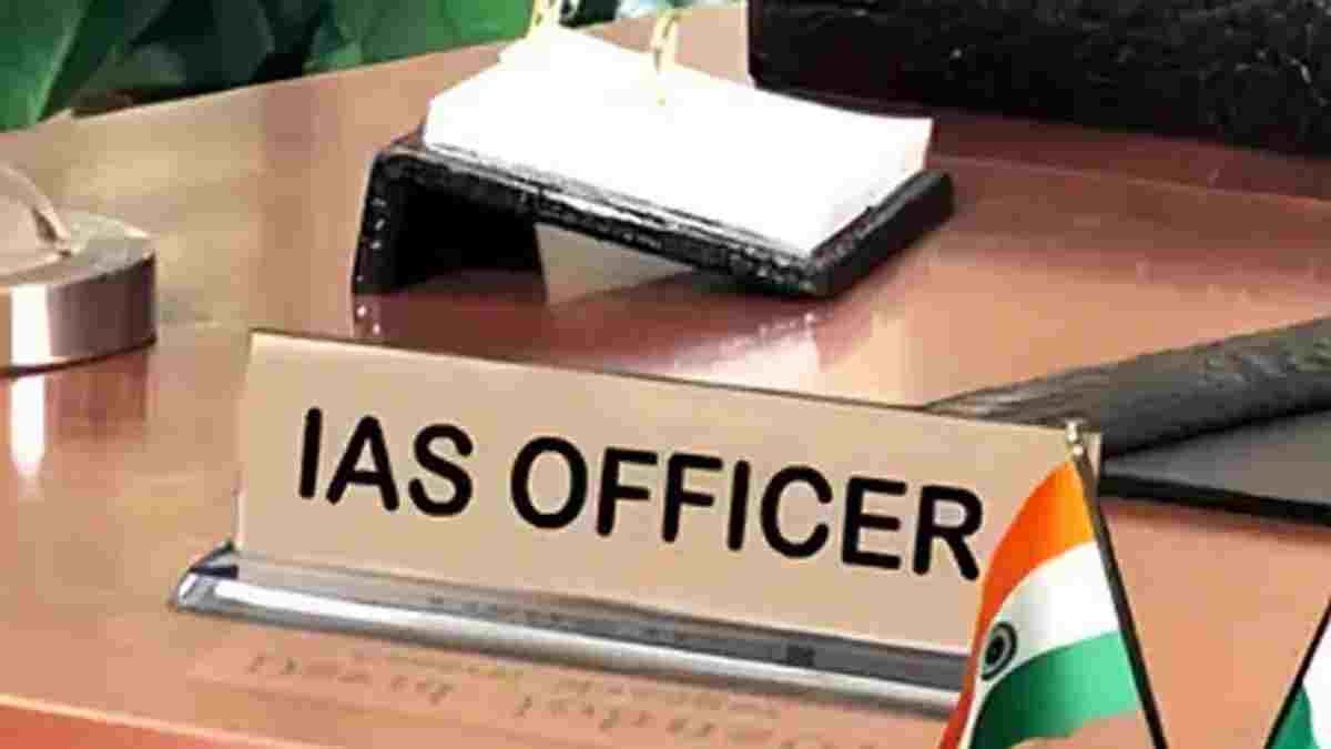 CG IAS TRANSFER: 42 IAS अफसरों के तबादले; ऋचा शर्मा ACS पंचायत तो रोहित यादव बने जनसंपर्क सचिव
