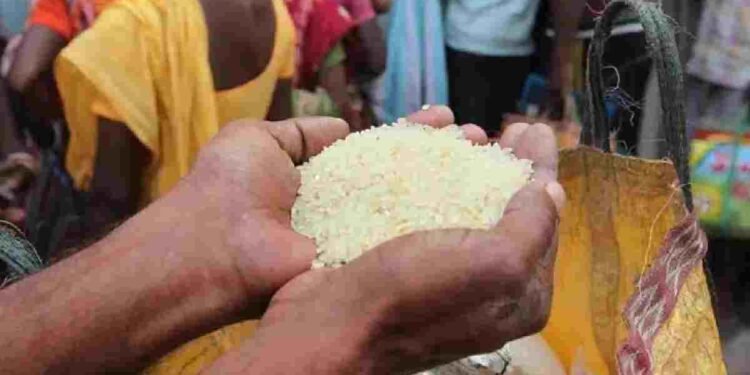 CG NEWS- लाखों एपीएल कार्डधारियों को नहीं मिला शक्कर-नमक, मई में हो रहा वितरण