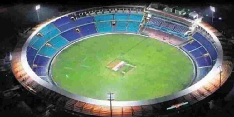 रायपुर में RCB vs मुंबई इंडियंस मैच के लिए हाई-टेक सुरक्षा, अब M-Ticket से होगी एंट्री