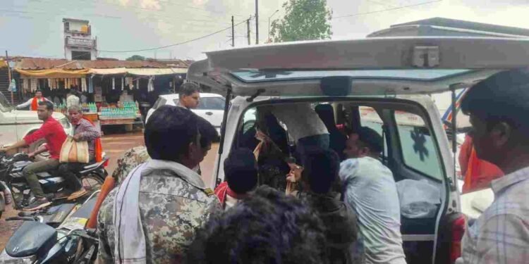 CG NEWS- बस में मौत का सफर: युवक को आई तेज हिचकी और थम गई सांसें, यात्रियों में मची अफरा-तफरी