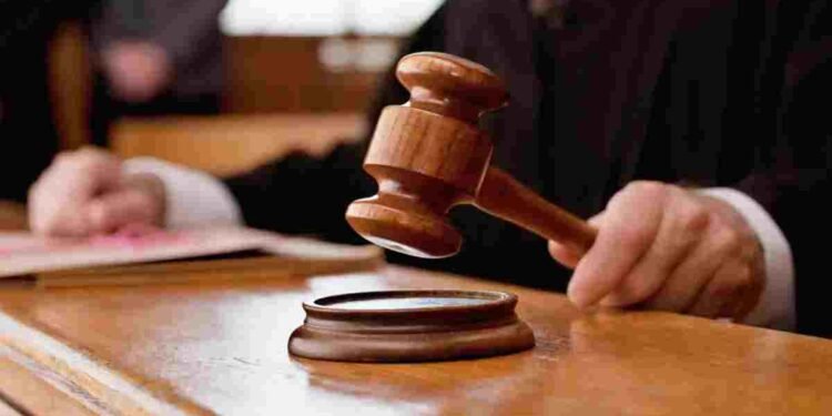 अफीम कांड का खुलासा करने वाले खुद फंसे: समोदा सरपंच अरुण गौतम बर्खास्त