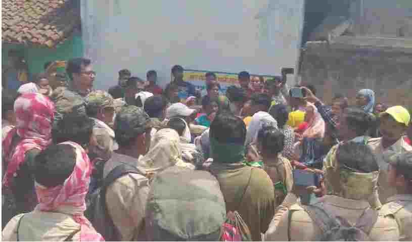 धमतरी ब्रेकिंग: अतिक्रमण हटाने गई वन विभाग की टीम पर हमला, डीएफओ वरुण जैन को बनाया निशाना