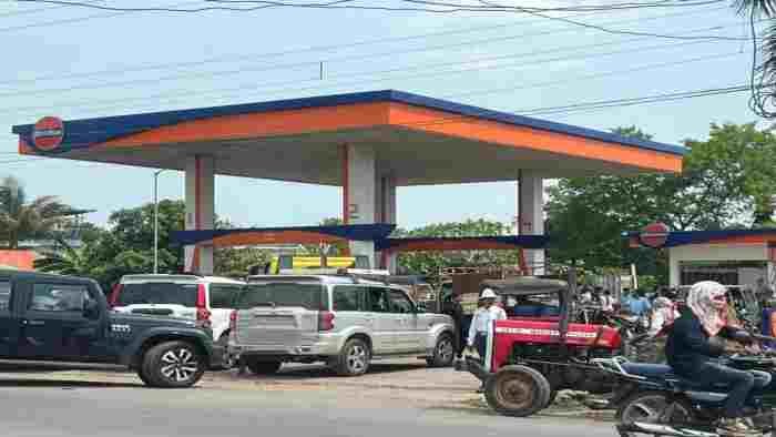 बीजापुर से धमतरी तक पेट्रोल पंप ठप, ₹140 लीटर तक हो रही पेट्रोल की कालाबाजारी