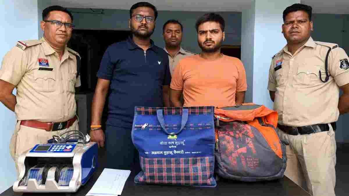 CG NEWS- IPL फाइनल पर ऑनलाइन सट्टेबाजी का भंडाफोड़, 31.99 लाख नकद के साथ दो आरोपी गिरफ्तार