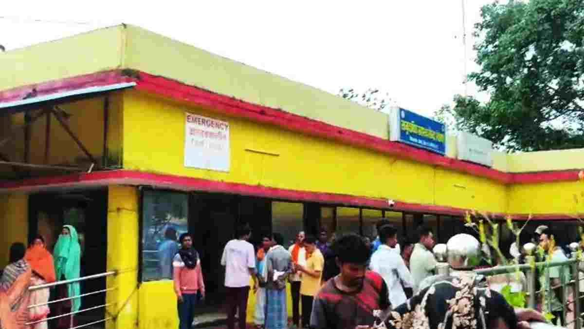 छत्तीसगढ़ में मौसम का कहर: कांकेर में आकाशीय बिजली से 3 की मौत, बालोद में 150 फीट ऊंचा BSNL टावर गिरा