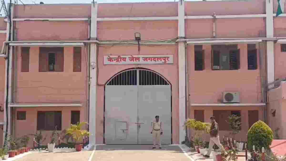 केंद्रीय जेल में महिला कैदी की संदिग्ध मौत से हड़कंप; खिड़की पर लटकती मिली लाश