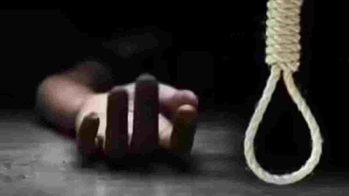 रील्स बनाने के चक्कर में गई नवविवाहिता की जान? फंदे पर लटकता मिला शव, मोबाइल में रिकॉर्ड हुई दर्दनाक घटना