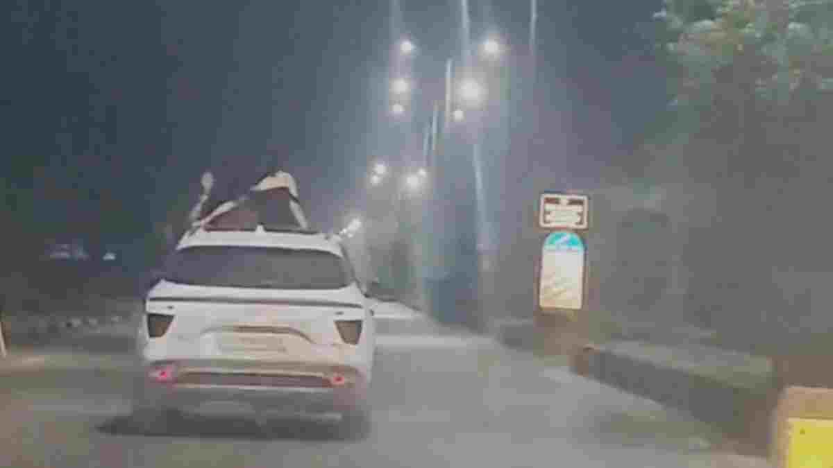 रील्स के चक्कर में हवालात! बिलासपुर हाईवे पर चलती कार की सनरूफ से स्टंट करने वाले युवक-युवती पर पुलिस का एक्शन