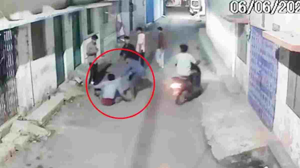 CG NEWS- सरेराह युवती से बदसलूकी, बचाने आए भाई को बेरहमी से पीटा; CCTV फुटेज आने के बाद शहर में भारी आक्रोश