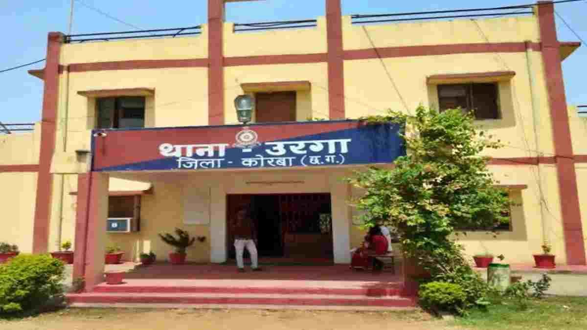 CG NEWS- दिव्यांग बेटे का खूनी खेल: जमीन विवाद में मां को डंडे से पीट-पीटकर मार डाला, बीच-बचाव करने आए पिता के पैर तोड़े