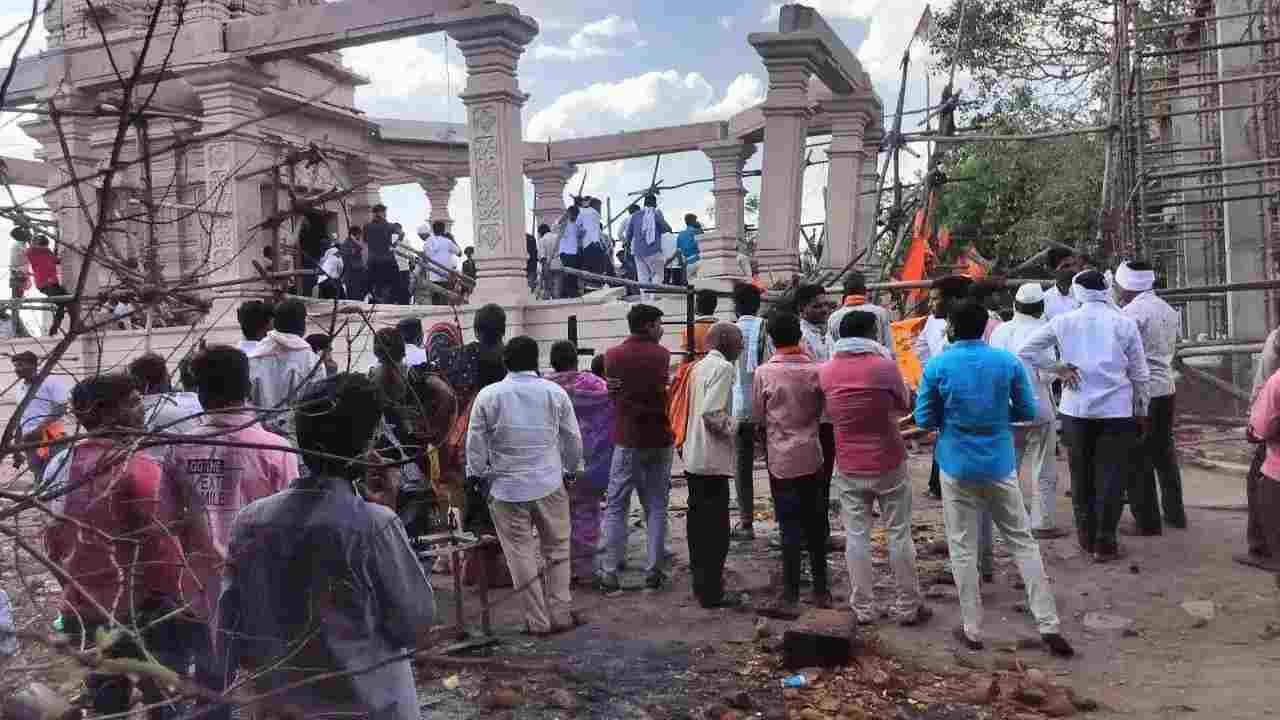 परभणी के हनुमान मंदिर में गिरी छत, 6 की मौत और कई लोग दबे