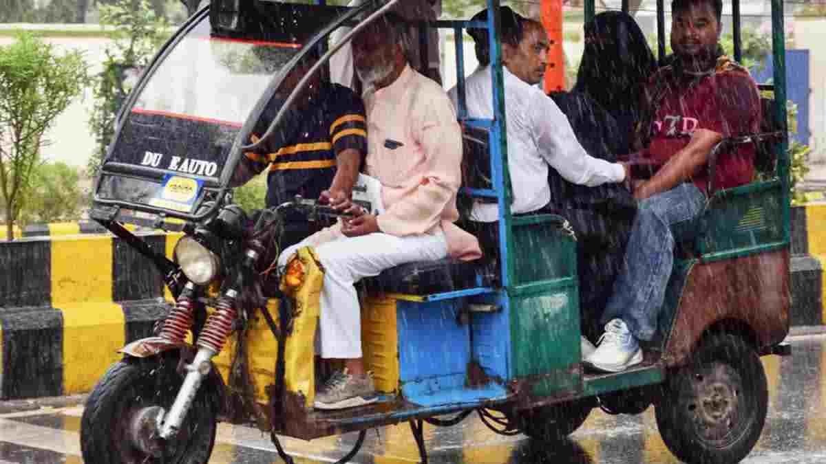 ई-रिक्शा सुरक्षा पर सरकार का बड़ा एक्शन, तीन मोबाइल ऐप हटाने के निर्देश