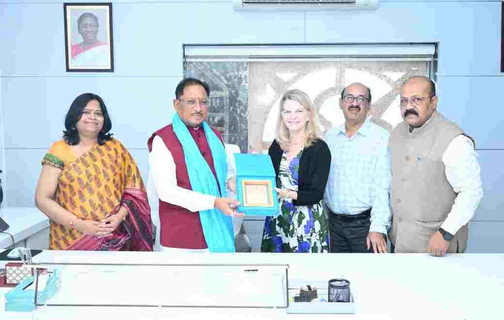 मुख्यमंत्री विष्णु देव साय की पहलःस्वस्थ माताएं, स्वस्थ बच्चे और कुपोषण मुक्त छत्तीसगढ़ के लिए बनेगी समन्वित रणनीति