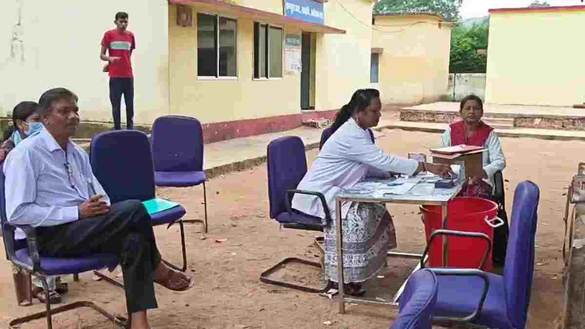 कांकेर में मलेरिया का कहर जारी: छात्रावास के छात्रों के बाद अब महिला की मौत, स्वास्थ्य अमले में हड़कंप