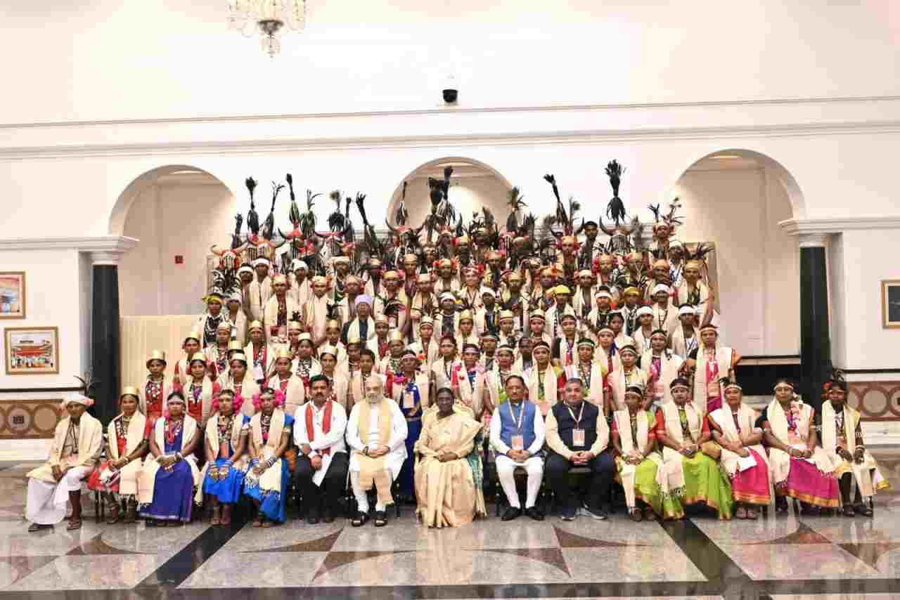 राष्ट्रपति भवन के विशेष अतिथि बने बस्तर के मांझी-चालकी : बस्तर पंडुम-2026 के विजेताओं और जनजातीय प्रतिनिधियों का हुआ विशेष सम्मान