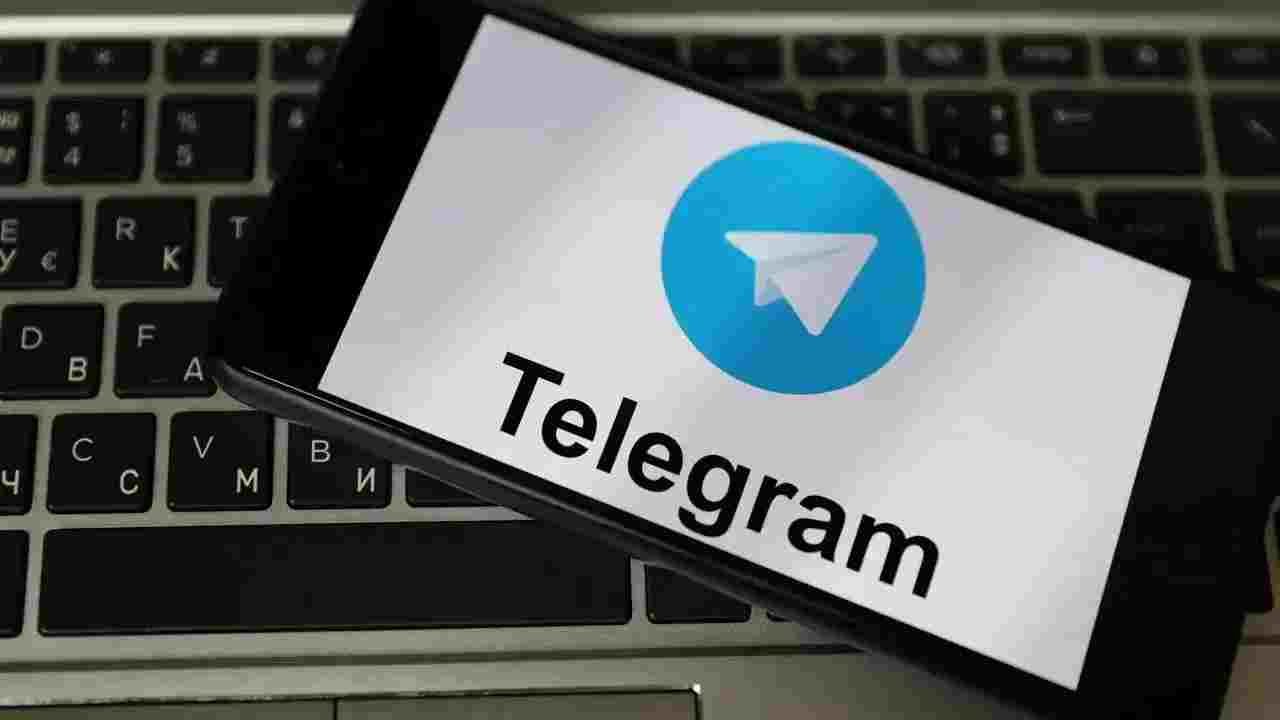 WhatsApp के बाद अब Telegram और Signal को नोटिस, यूजरनेम फीचर पर सरकार की ‘पैनी नजर’