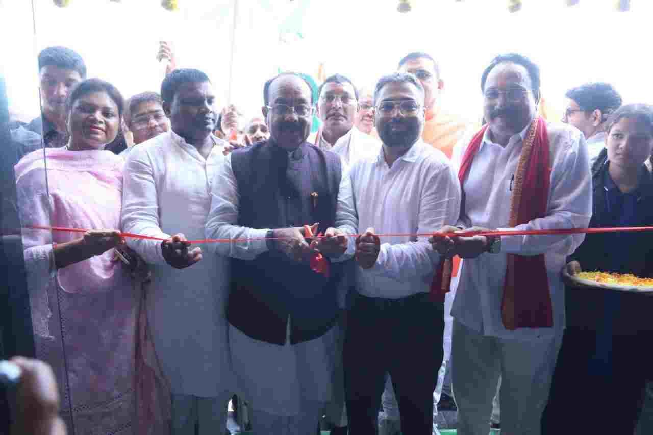 उप मुख्यमंत्री अरुण साव ने बहुउद्देशीय मिनी स्टेडियम और इनडोर हॉल का किया लोकार्पण