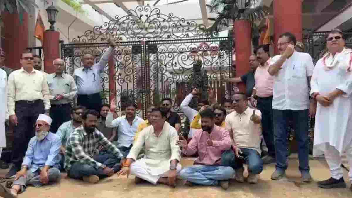 छत्तीसगढ़ में ED की बड़ी कार्रवाई, कांग्रेस के पूर्व कोषाध्यक्ष रामगोपाल अग्रवाल के घर पर रेड; रायपुर में भी कई ठिकानों पर जांच