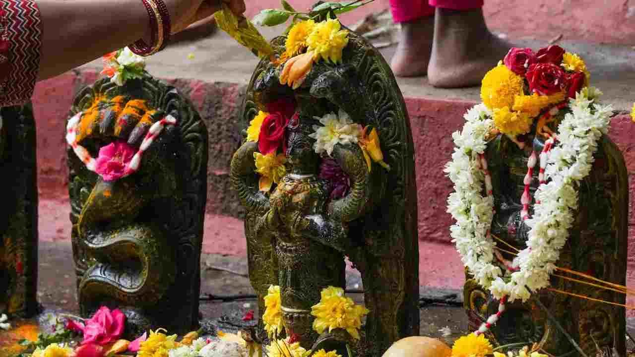 नाग पंचमी पर इन 8 नागों की होती है पूजा, जानें क्या है धार्मिक महत्व