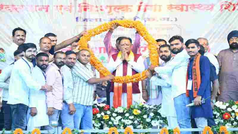 मुख्यमंत्री साय ने 21 विकास कार्यों का किया लोकार्पण एवं शिलान्यास: मदकू में 68.96 करोड़ रुपये के विकास कार्यों की सौगात