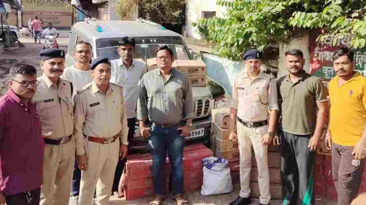 डोंगरगढ़ में आबकारी विभाग की बड़ी कार्रवाई, 45 पेटी अवैध शराब जब्त