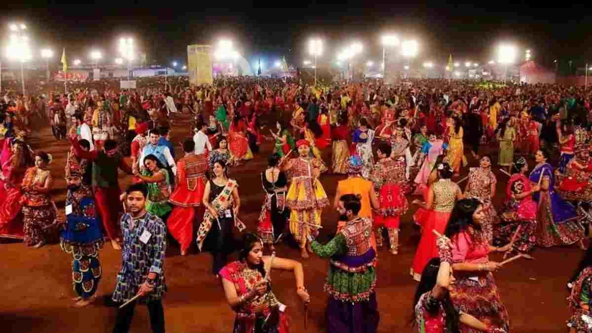 दुर्ग के गरबा पंडालों में गहने और पैसे मांगने का आरोप, 10 युवतियों को हिरासत में लेकर पूछताछ; फिर छोड़ा